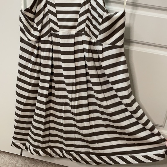 Grey white stripe top BCBG NWT - Picture 6 of 13